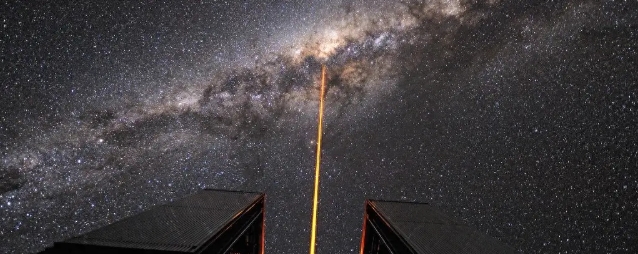 世界首次：发现围绕银河系黑洞运行的“双胞胎”恒星